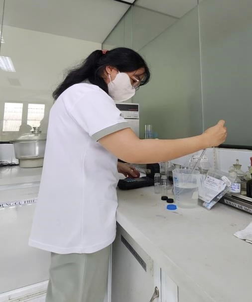 Ms Ngân phân tích mẫu nước thải